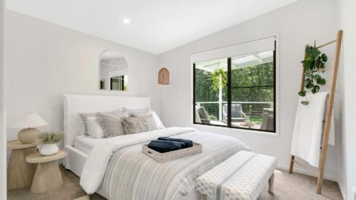 Repton House | Cockatoo - Sleeps 5, Luxe Riverside Retreat