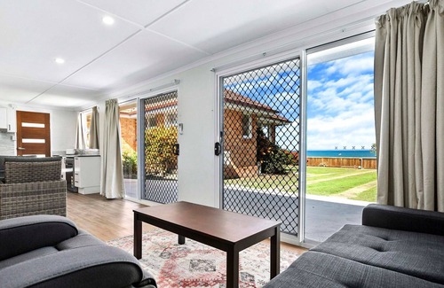 Point Vernon Cottage | Cockatoos View at point Vernon