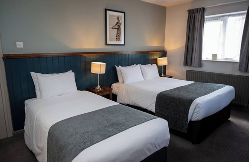 Binley Hotel | Cocked Hat Hotel by Greene Kings Inns