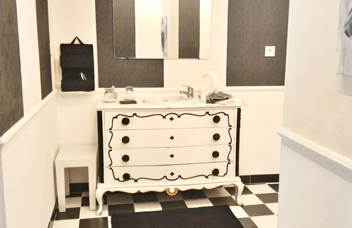 Centro / Baixa Apartment | Coco Chanel - Crown Jewel Suites