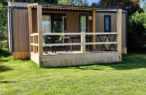 Pressignac House | Coco Sweet 17m2 Seeblick - 2 Schlafzimmer + halb überdachte Terrasse (ohne Sanitäranlagen) 4 Personen