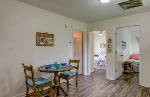 Pass Chateau Harbor House | Coconut Cottage - Feel like you are sleeping in a treehouse! Bikes included - close to bike trail home