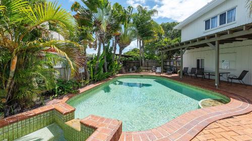 Scarness Apartment | Coconut Palms Apartment with 2 Bedrooms