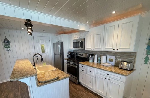 Kewaunee House | Coco’s Cabin on Lake Michigan (private beach!)