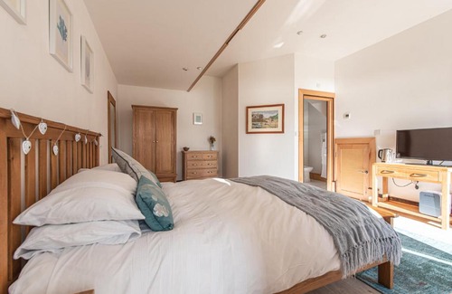 Menai Bridge House | Coed y Berclas guest room, wonderful view