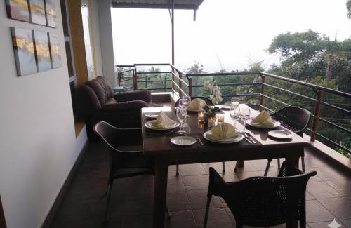Stuart Hill House | Coffee cottage guest house