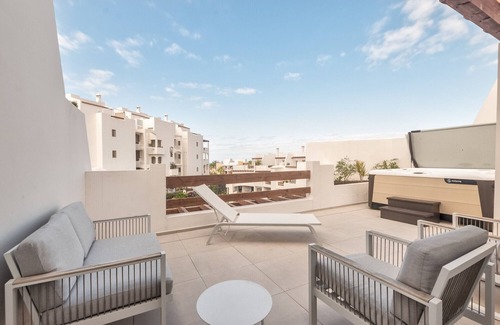 Palm-Mar House | Colinas - Teguise 3.3 PENTHOUSE POOL VIEW & JACUZZI 2B