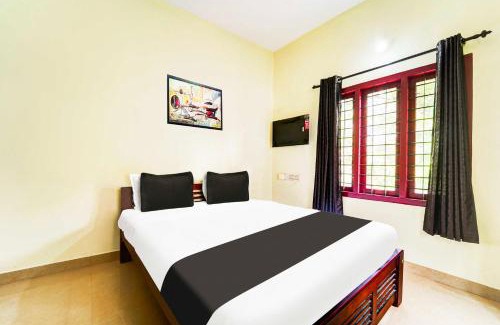 Kumbalam Hotel | Collection O Nettoor Near Lakeshore Hospital