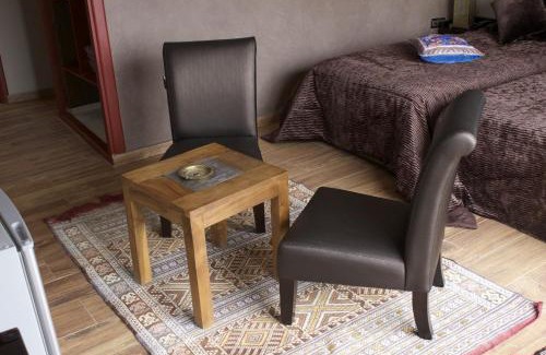 Meknes House | Collier De La Colombe