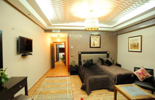 Meknes House | Collier De La Colombe