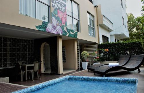 Comuna 2 Hotel | Color House Santa Marta