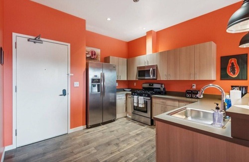 Belmont Hotel | Colorful 2BR/2BA w/King Bed, Local Art + Secure Parking