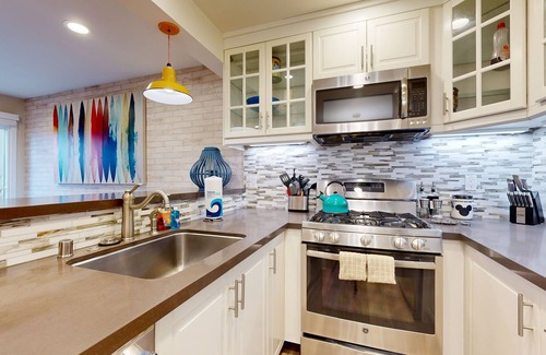 Hermosa Village Condo | Colorful & contemporary condo with patio & washer/dryer - watch the fireworks