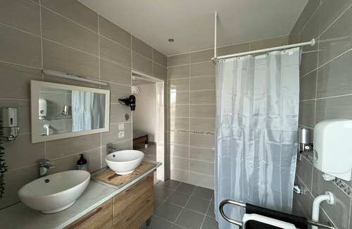 Cormatin Bed & Breakfast | Colors of life - Chambre Verte