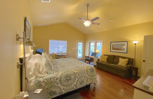 New Braunfels House | Comal Inn