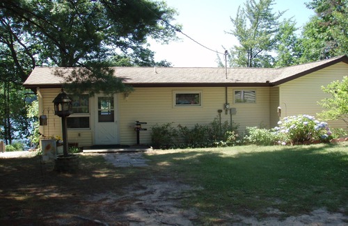 New Era House | Come and enjoy Bootsie's Place for a wonderful and relaxing get away!