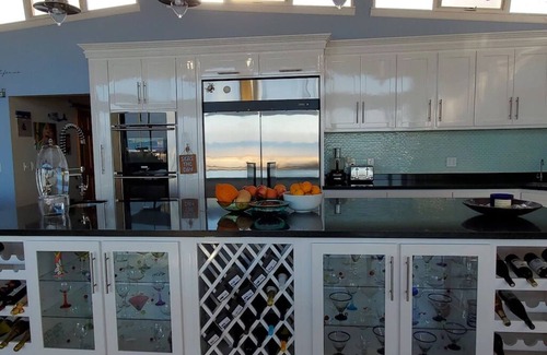 Lengueta Arenosa House | Come live the flip-flop lifestyle in our luxury beach home!