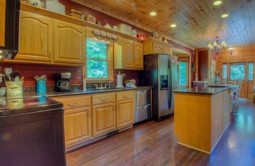 Dial Cabin | Come on Inn- Riverfront Home | Screened Porch | Outdoor Fire Pit