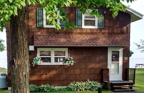 Town of Scriba House | Come Relax at the Lake!