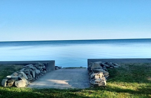 Town of Scriba House | Come Relax at the Lake!