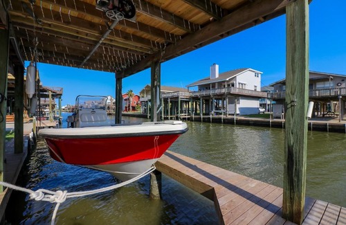 San Luis House | Come Stay - and Sail Away - at this Lovely Canal Home