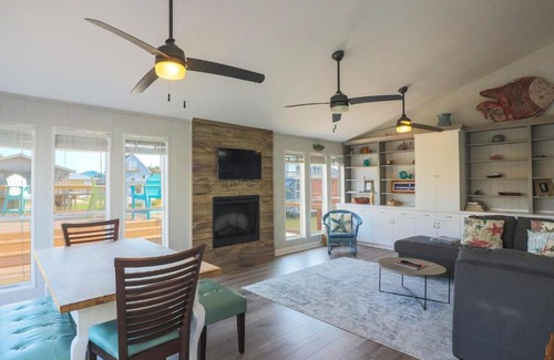 San Luis House | Come Stay - and Sail Away - at this Lovely Canal Home