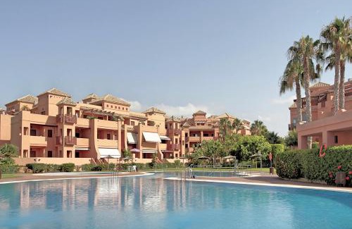 Motril Apartment | Comeback NOCHES DE BLANCO SATÉN