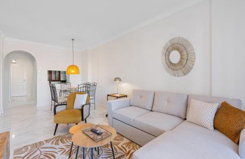 Motril Apartment | Comeback NOCHES DE BLANCO SATÉN