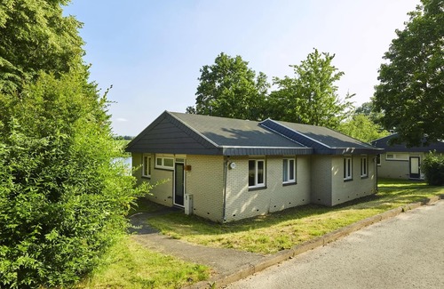 Kell am See House | Comfort 4-person bungalow in the holiday park Landal Hochwald