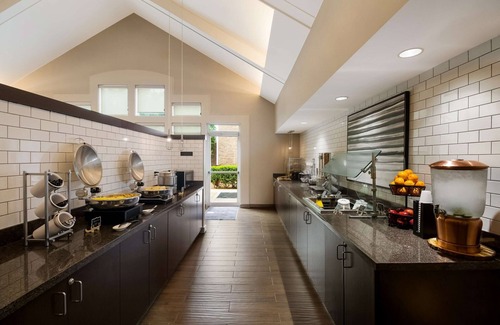 Richardson Hotel | Comfort and Convenience! Onsite Pool, Free Breakfast, Parking