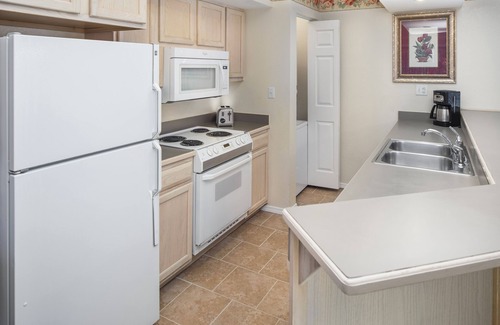 Table Rock Hotel | Comfort and Convenience! 2 Convenient Units, Pool, Near Table Rock State Park