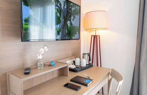 Mandelieu-La-Napoule Apartment | Comfort Aparthotel Cannes Mandelieu