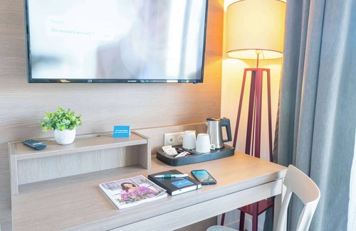 Mandelieu-La-Napoule Apartment | Comfort Aparthotel Cannes Mandelieu