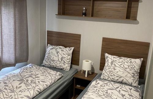 Lathum Ski Chalet | Comfort chalet on a recreational lake