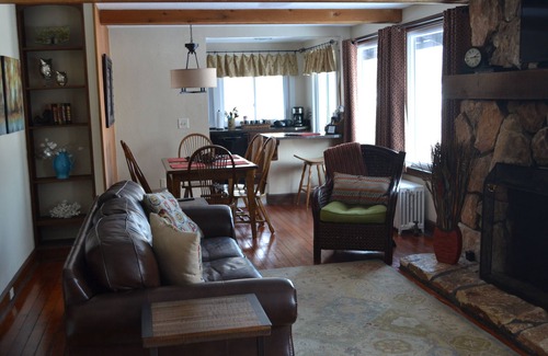 New Franklin House | COMFORT COTTAGE - On the Lake