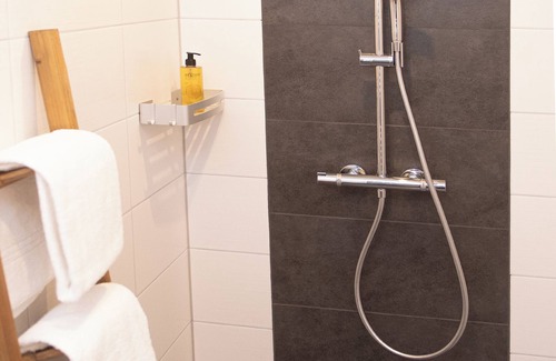 Holzschlag Apartment | Comfort double room with balcony for 3 persons