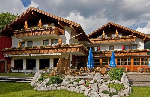 Unterjoch Cottage | Comfort family room (with balcony) - Hotel Anneliese