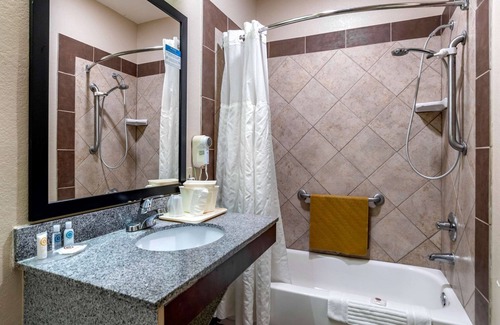 Crestline Heights Hotel | Comfort Inn Birmingham - Irondale