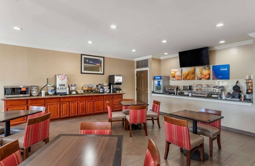 Crestline Heights Hotel | Comfort Inn Birmingham - Irondale