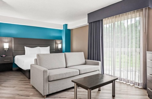 Lake Arbor Hotel | Comfort Inn Largo-Washington DC East