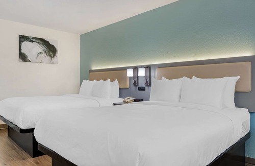 Midway District Hotel | Comfort Inn Sea World Area