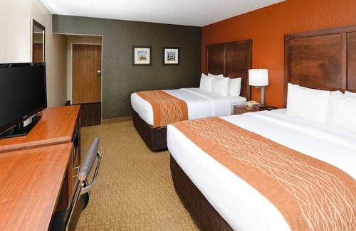 Downtown Des Moines Hotel | Comfort Inn & Suites Event Center