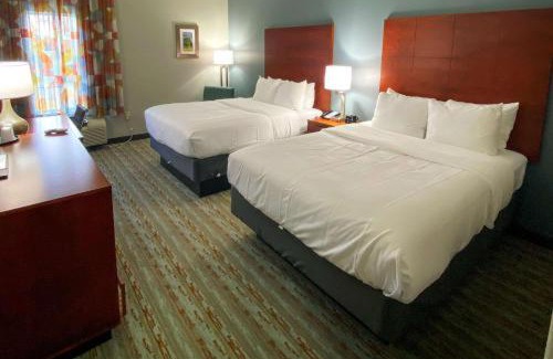 Cleveland Hotel | Comfort Inn & Suites Cleveland TX