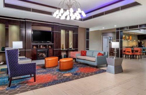 Cleveland Hotel | Comfort Inn & Suites Cleveland TX