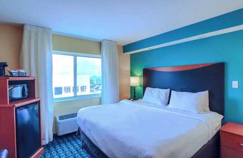 Houston Hotel | Comfort Inn & Suites Houston North - Spring