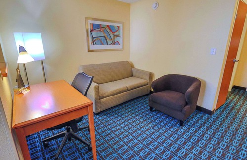 Houston Hotel | Comfort Inn & Suites Houston North - Spring