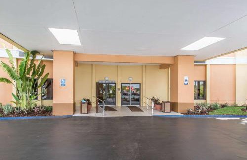 Florida Central Atlantic Coast Hotel | Comfort Inn & Suites Kissimmee by the Parks