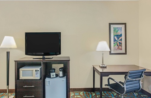Fruitville Hotel | Comfort Inn & Suites Sarasota I75