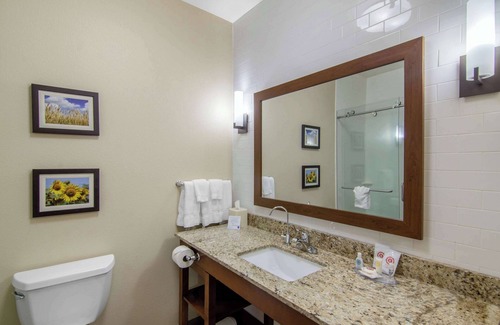 Shawnee Hotel | Comfort Inn & Suites Shawnee - Kansas City
