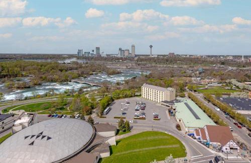 Downtown Niagara Falls Hotel | Comfort Inn The Pointe